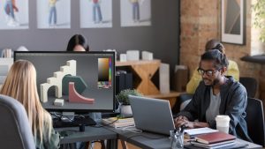 Pourquoi choisir une formation en design graphique plurimédia ?